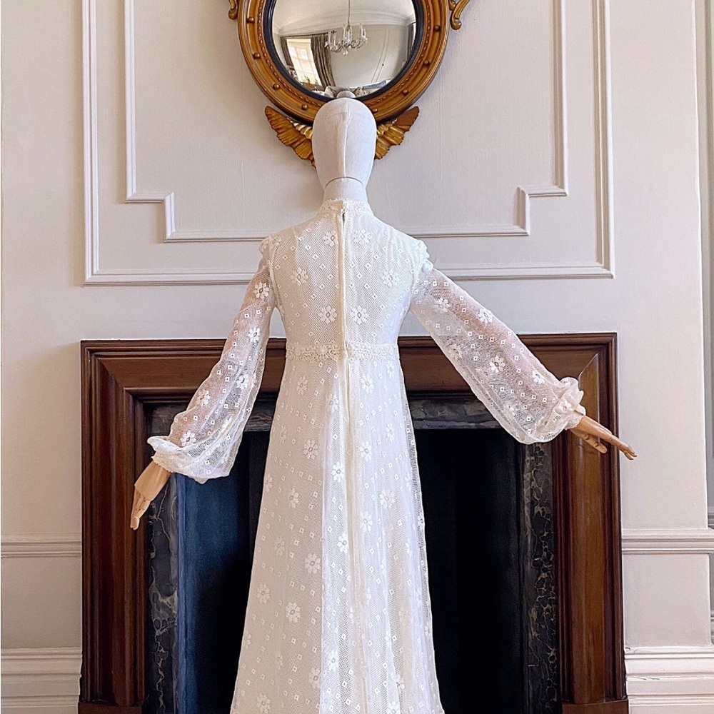 1970’s Vintage Cotton Mix Lace Wedding Dress by John Charles - Picture 2 of 6